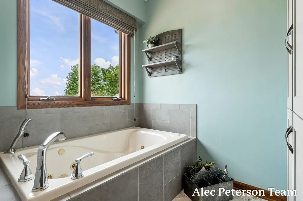 2807 8th Avenue SW Jamestown Charter Township MI 49315