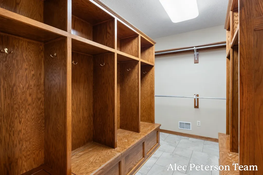 2807 8th Avenue SW Jamestown Charter Township MI 49315
