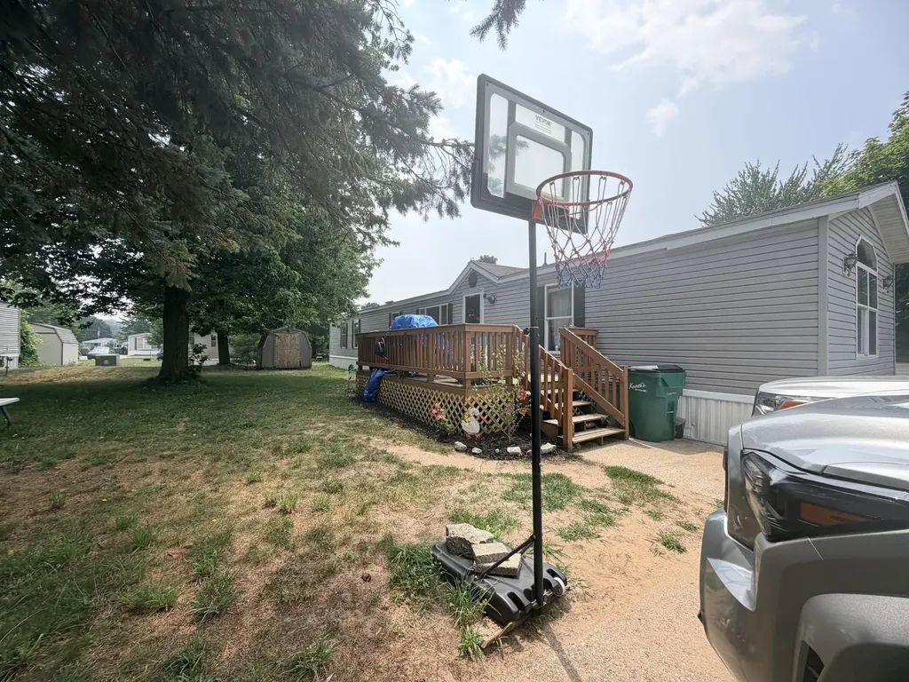 129 Elm Court Muskegon Charter Township MI 49445