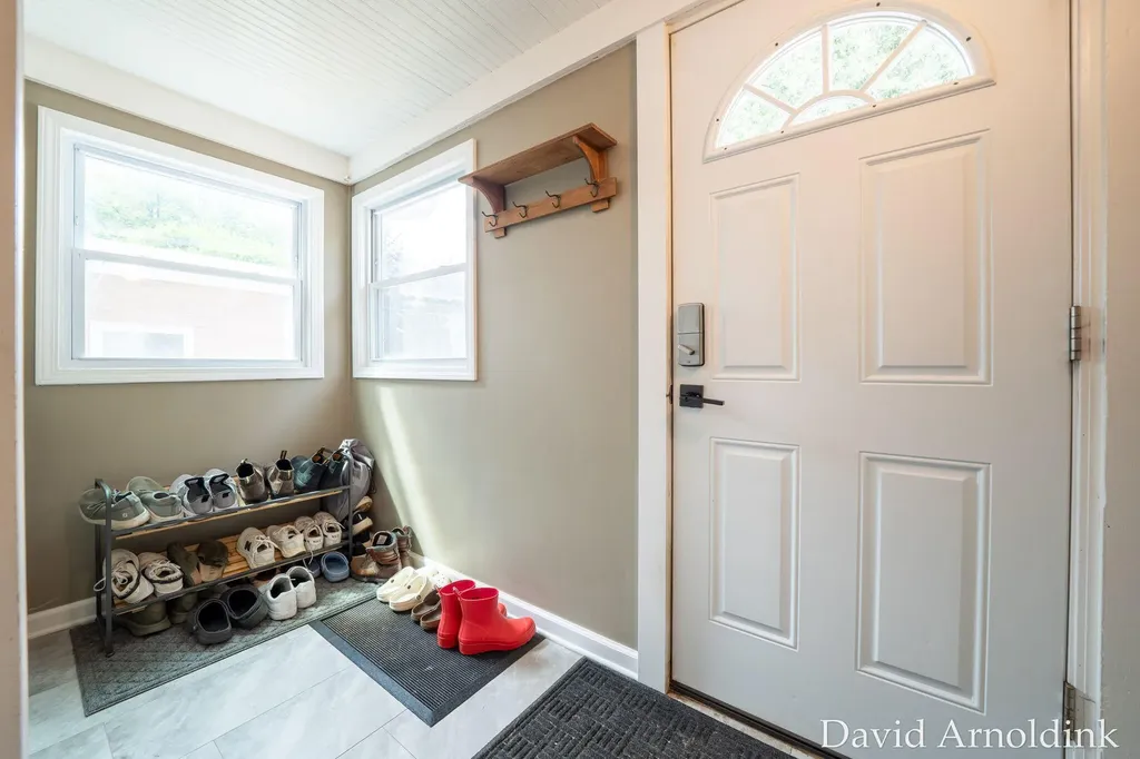 919 Myrtle Street NW Grand Rapids City MI 49504