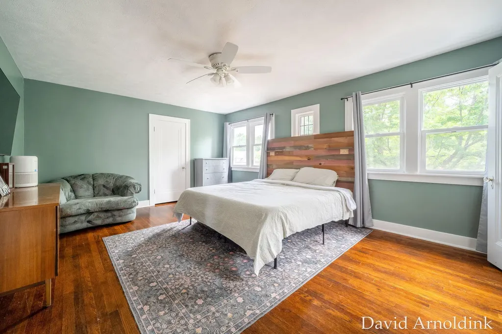 919 Myrtle Street NW Grand Rapids City MI 49504