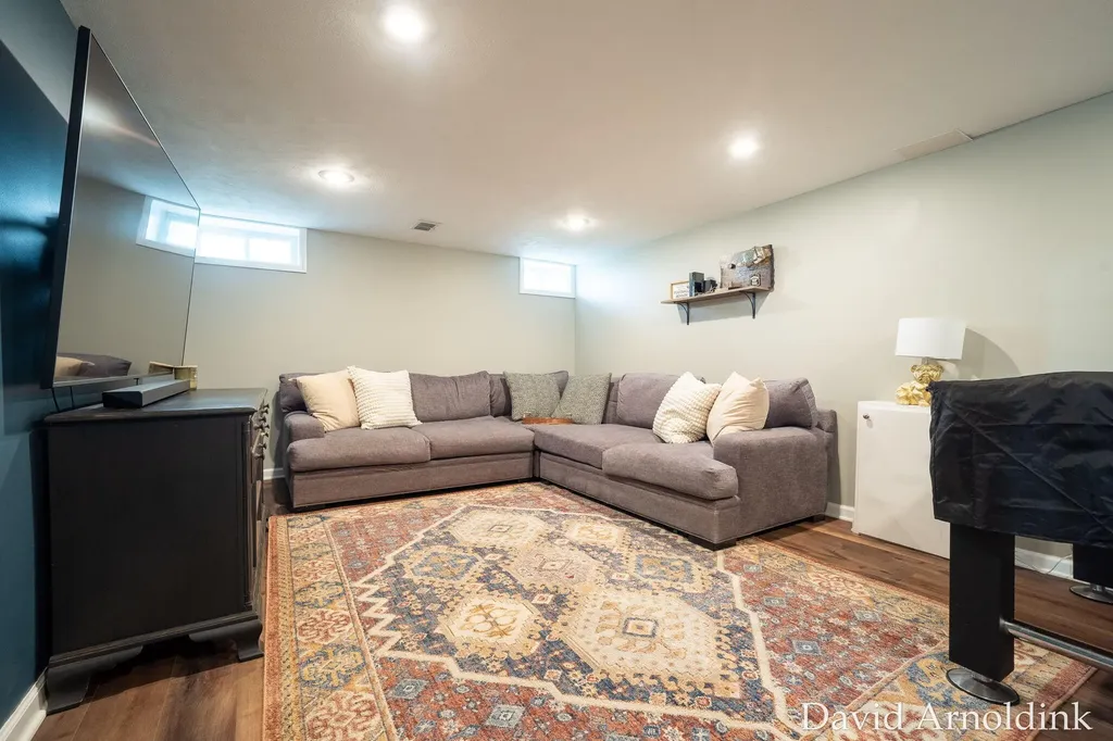 919 Myrtle Street NW Grand Rapids City MI 49504