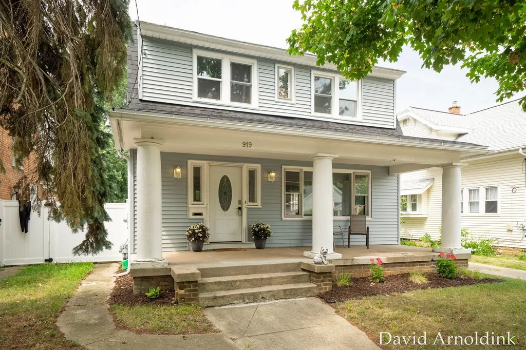 919 Myrtle Street NW Grand Rapids City MI 49504