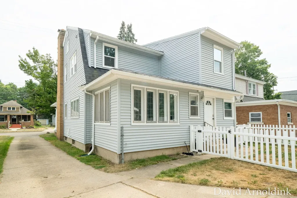919 Myrtle Street NW Grand Rapids City MI 49504