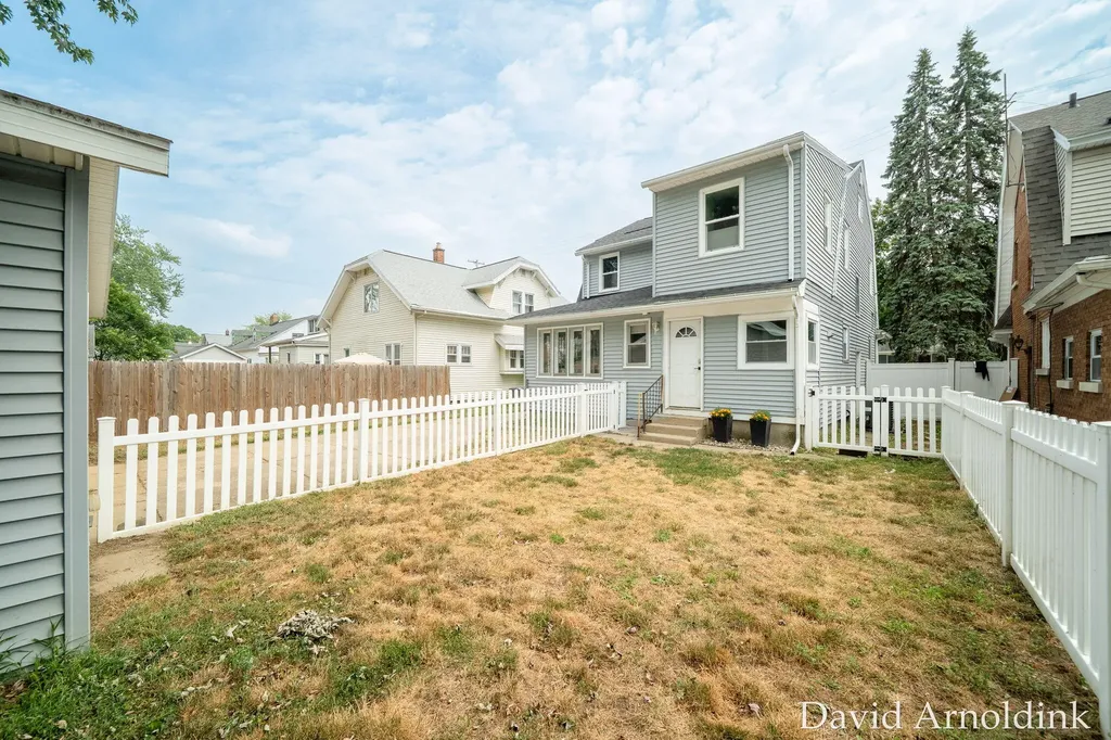 919 Myrtle Street NW Grand Rapids City MI 49504