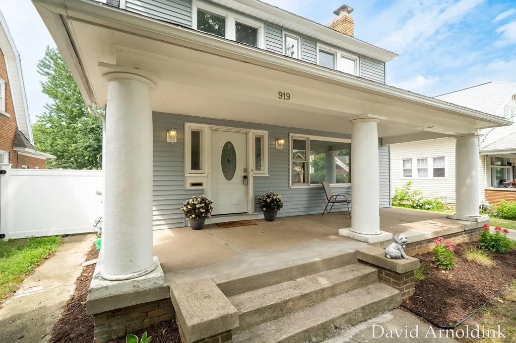 919 Myrtle Street NW Grand Rapids City MI 49504