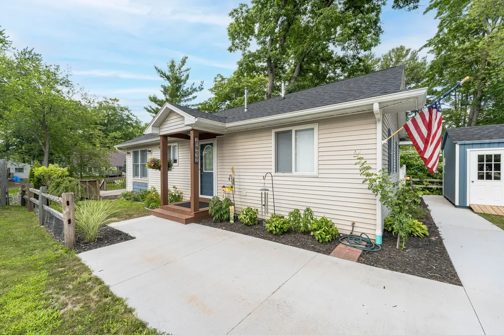 22770 Oak Street Pierson Township MI 49339