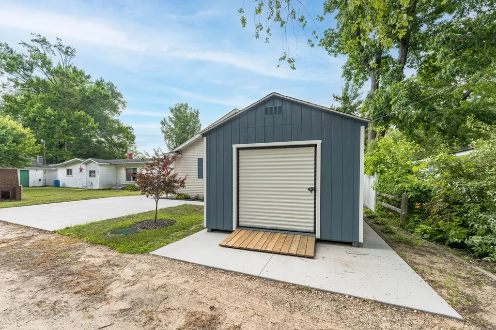 22770 Oak Street Pierson Township MI 49339