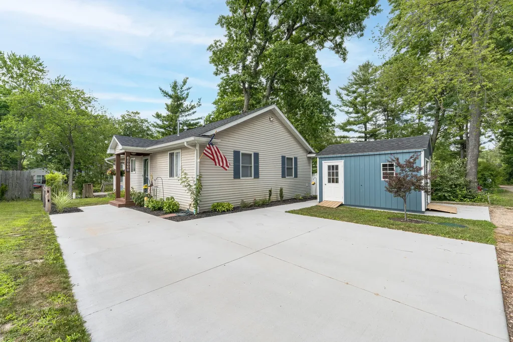 22770 Oak Street Pierson Township MI 49339