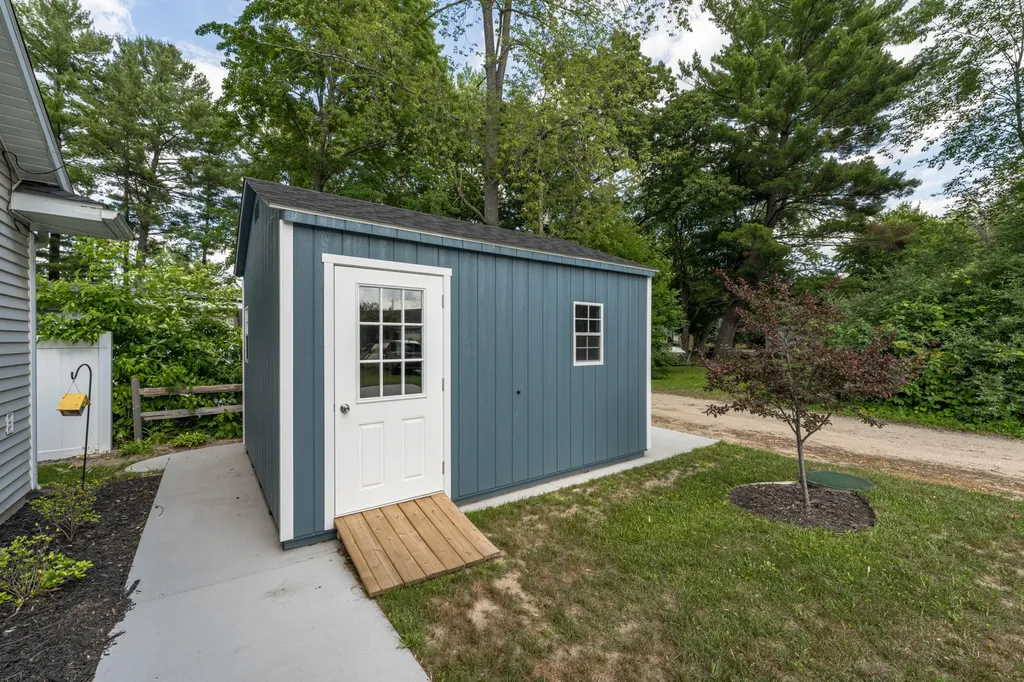 22770 Oak Street Pierson Township MI 49339