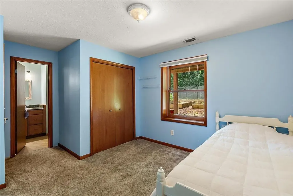 1460 Post Avenue Park Township MI 49424