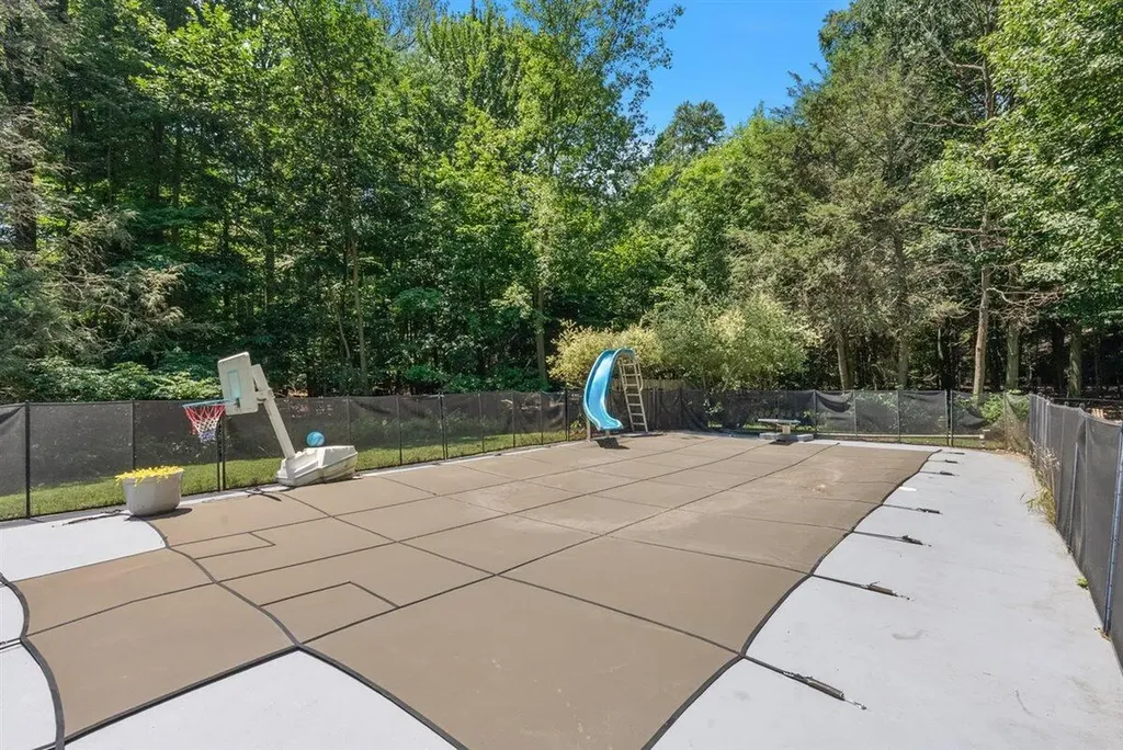 1460 Post Avenue Park Township MI 49424