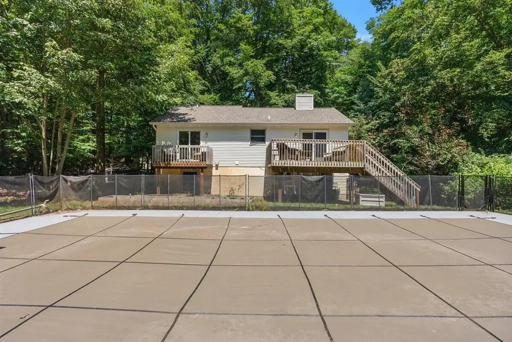 1460 Post Avenue Park Township MI 49424