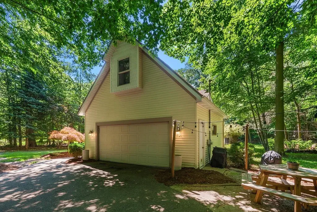 1460 Post Avenue Park Township MI 49424