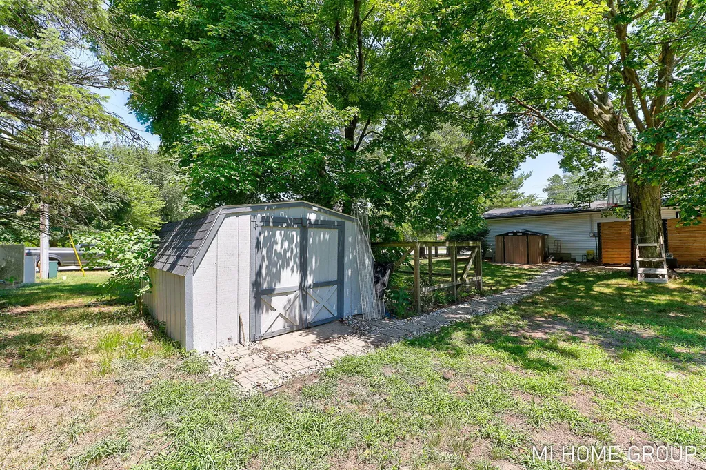 918 136th Avenue Holland Charter Township MI 49424