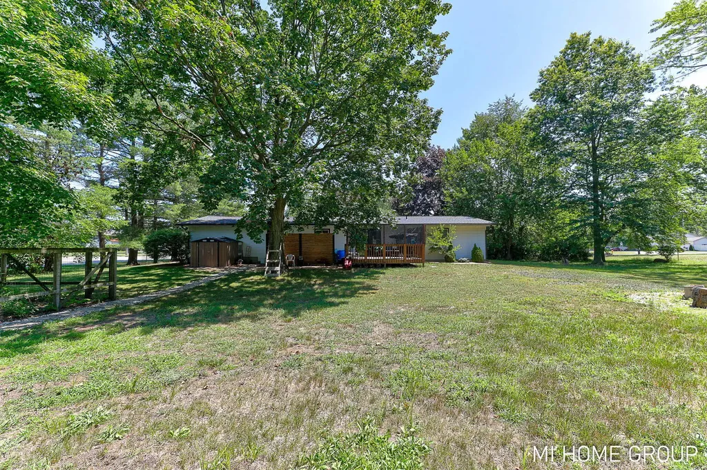 918 136th Avenue Holland Charter Township MI 49424