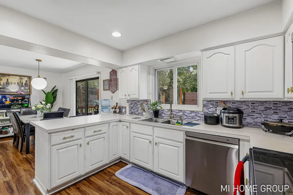 918 136th Avenue Holland Charter Township MI 49424