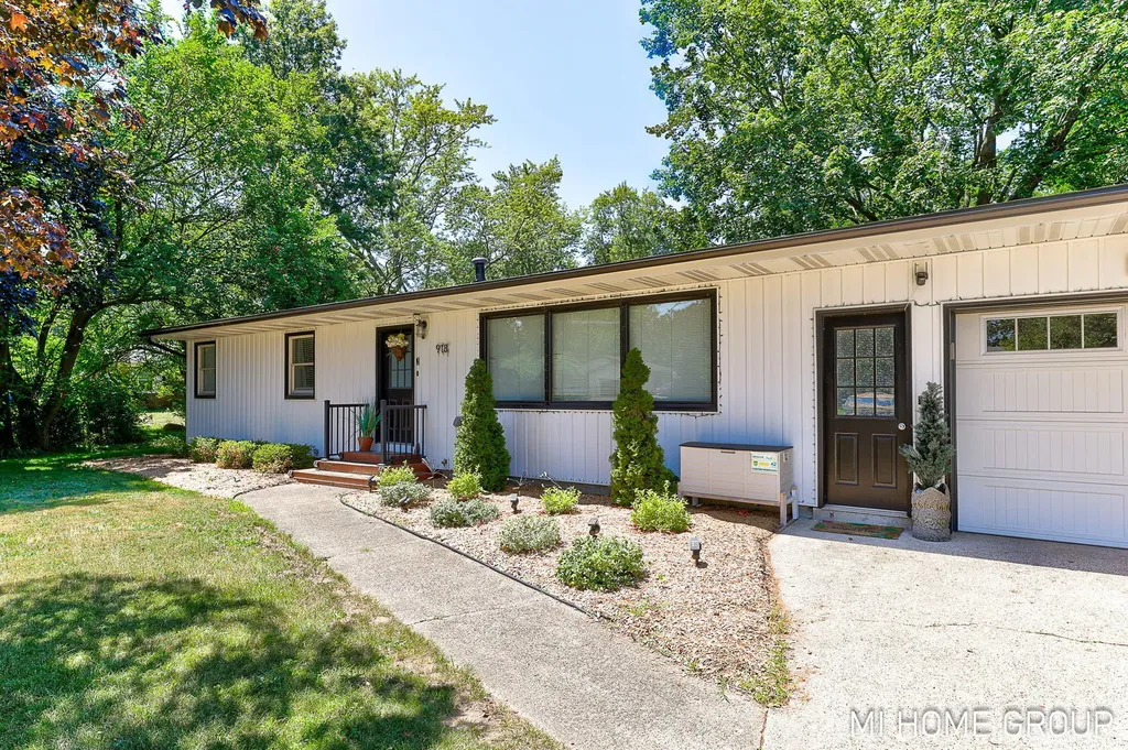 918 136th Avenue Holland Charter Township MI 49424