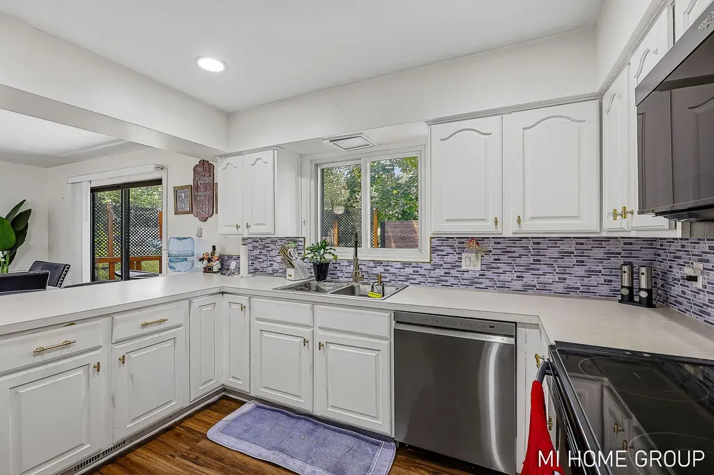 918 136th Avenue Holland Charter Township MI 49424