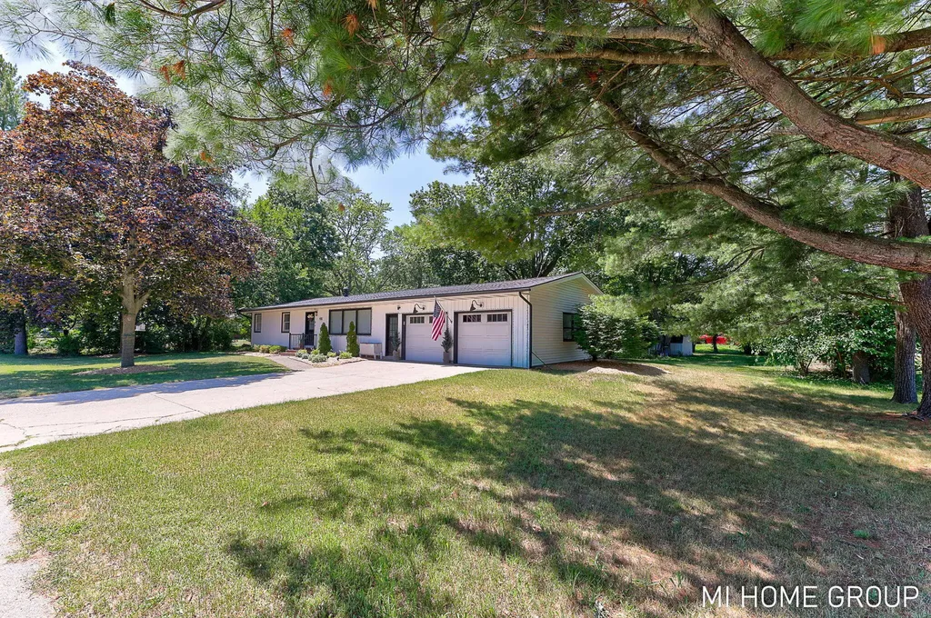 918 136th Avenue Holland Charter Township MI 49424
