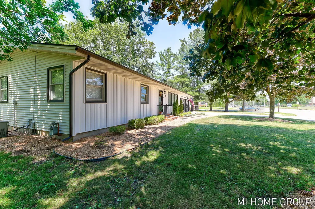 918 136th Avenue Holland Charter Township MI 49424