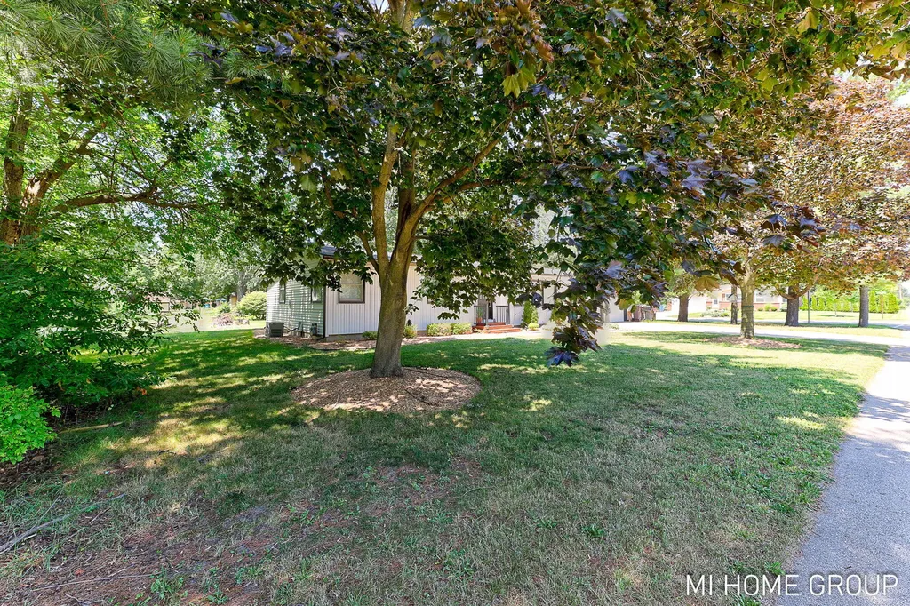 918 136th Avenue Holland Charter Township MI 49424