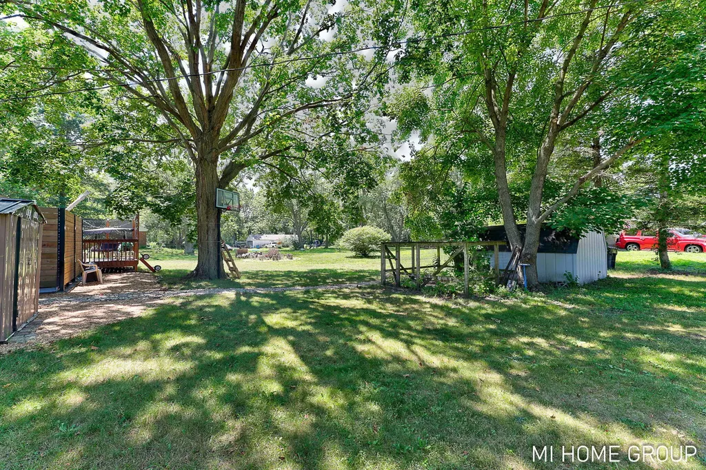 918 136th Avenue Holland Charter Township MI 49424