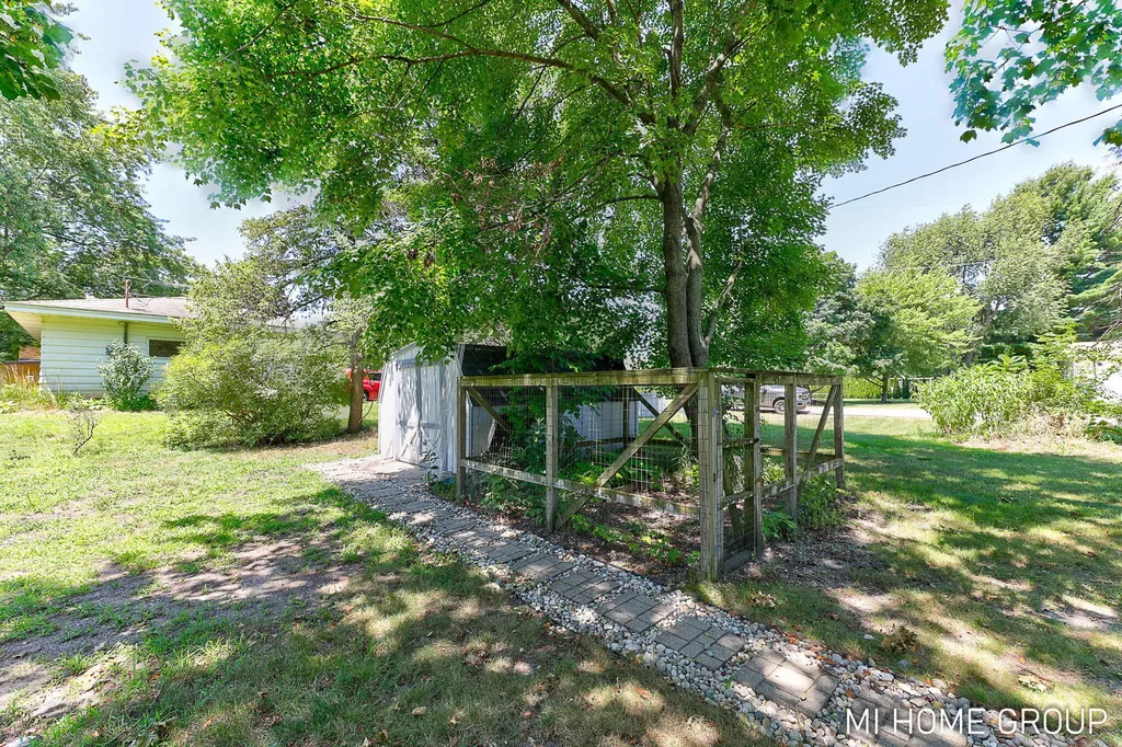 918 136th Avenue Holland Charter Township MI 49424