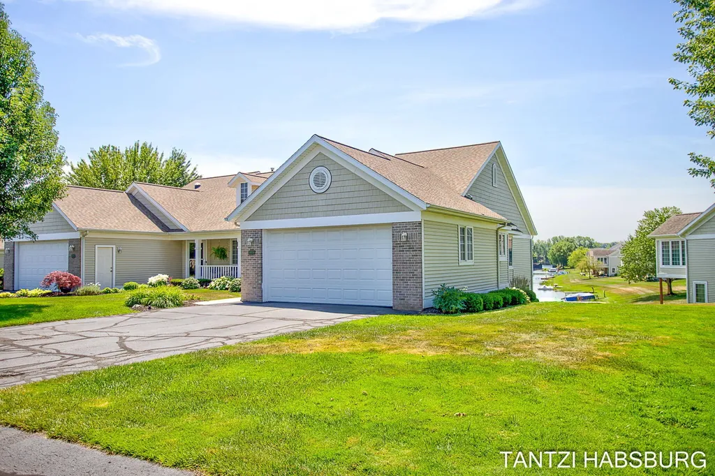 8930 N Clearwater Drive Zeeland Charter Township MI 49464