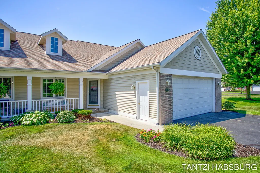 8930 N Clearwater Drive Zeeland Charter Township MI 49464