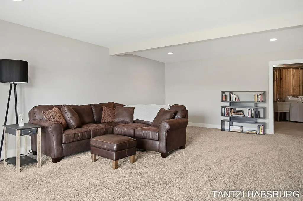 8930 N Clearwater Drive Zeeland Charter Township MI 49464