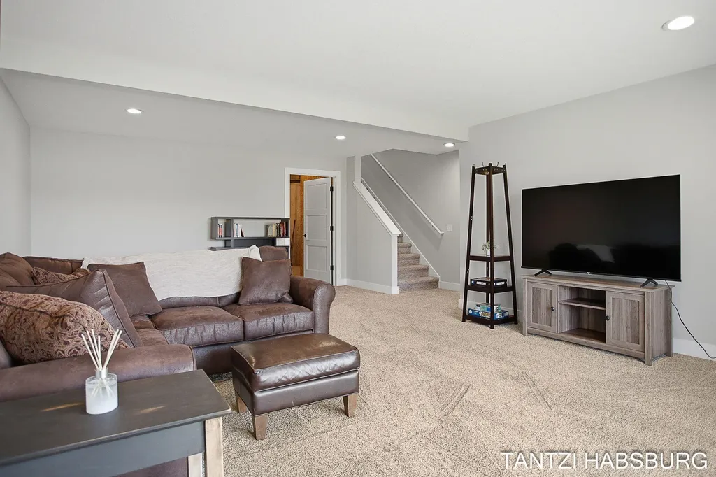 8930 N Clearwater Drive Zeeland Charter Township MI 49464