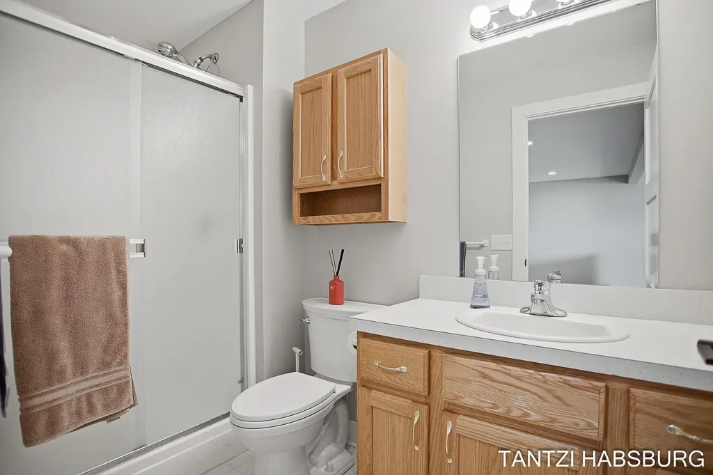 8930 N Clearwater Drive Zeeland Charter Township MI 49464