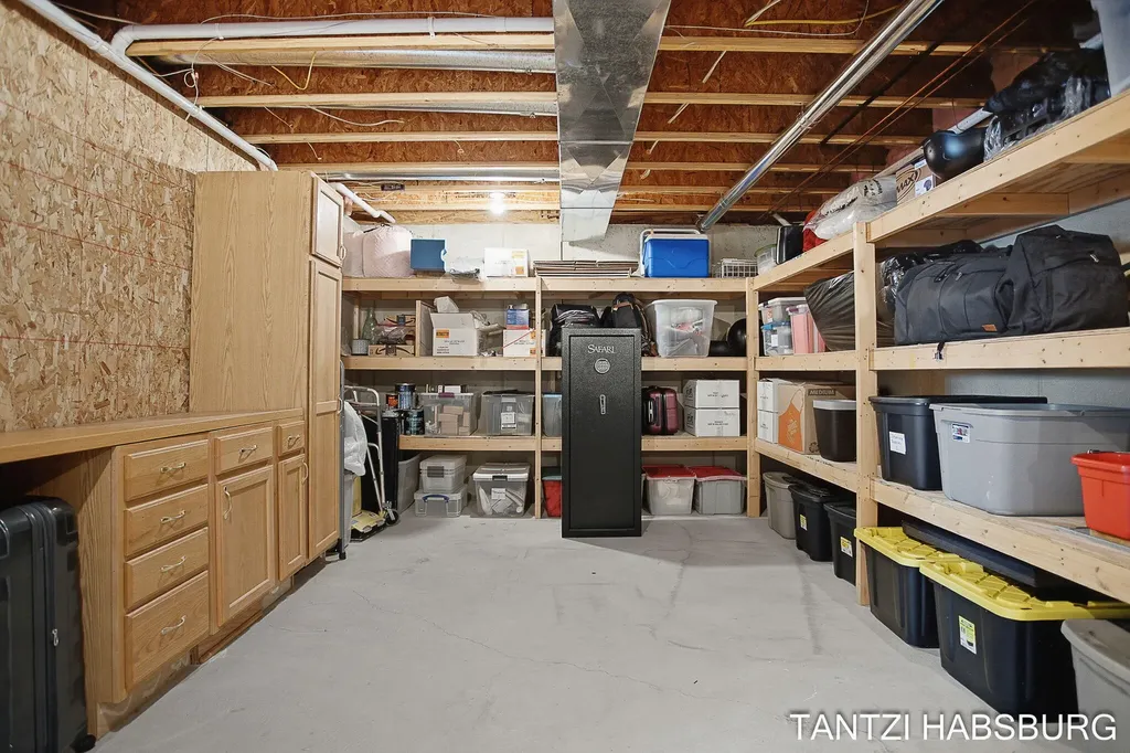 8930 N Clearwater Drive Zeeland Charter Township MI 49464