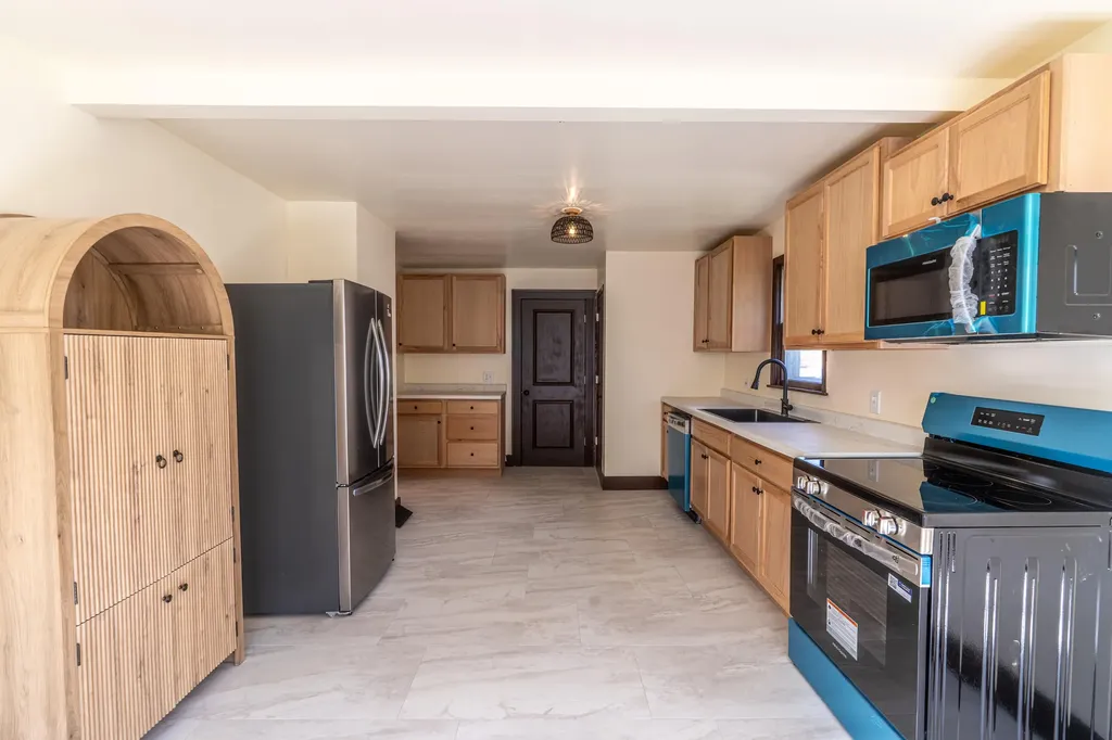 1444 Pine Avenue NW Grand Rapids City MI 49504