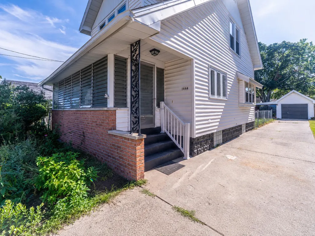 1444 Pine Avenue NW Grand Rapids City MI 49504