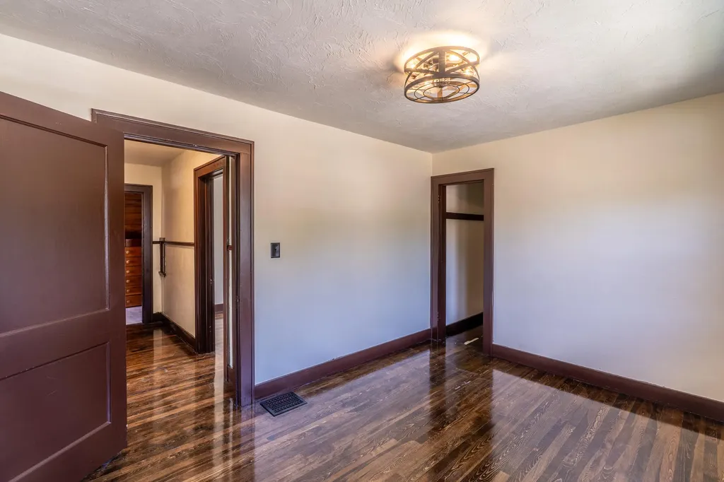 1444 Pine Avenue NW Grand Rapids City MI 49504