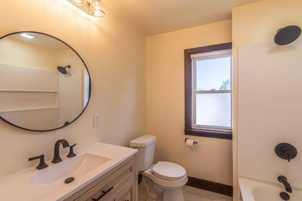 1444 Pine Avenue NW Grand Rapids City MI 49504