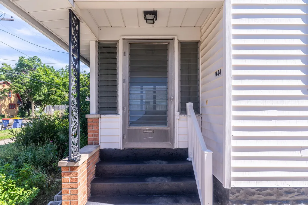 1444 Pine Avenue NW Grand Rapids City MI 49504