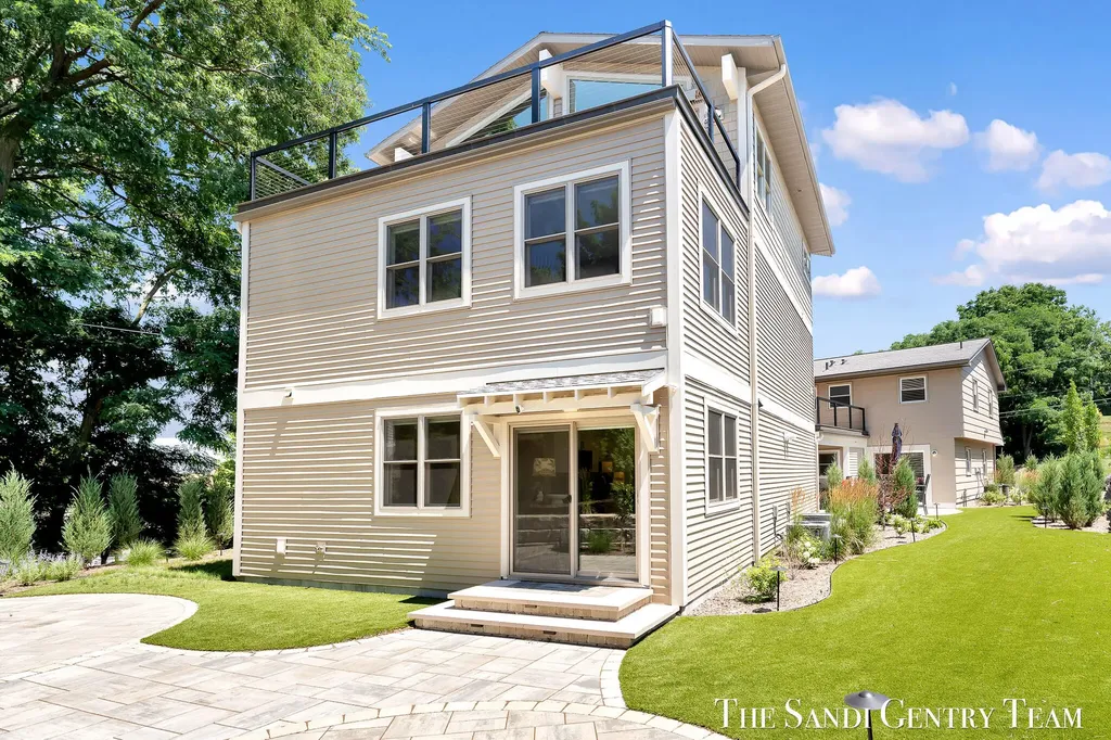 215-217 S 1st Street Grand Haven City MI 49417