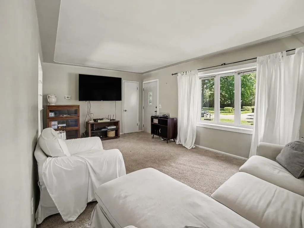 2434 Marcoux Avenue Muskegon Charter Township MI 49442