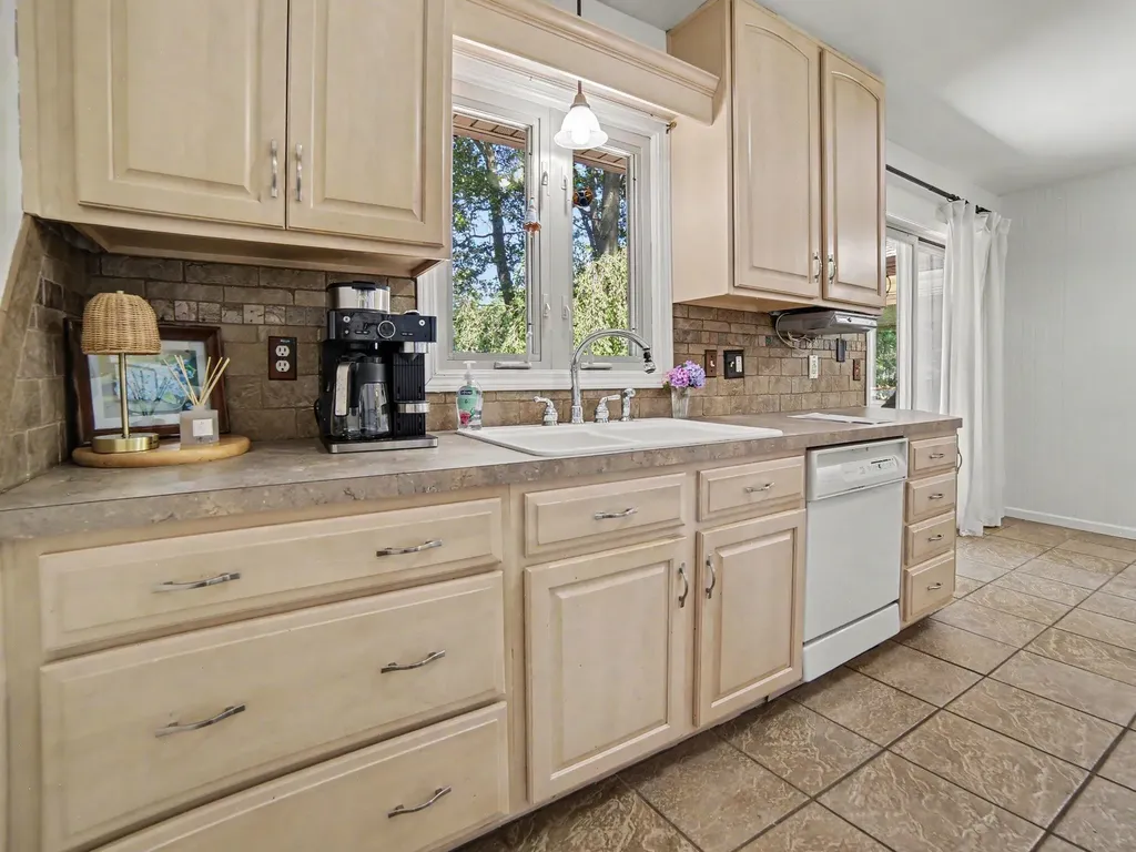 2434 Marcoux Avenue Muskegon Charter Township MI 49442