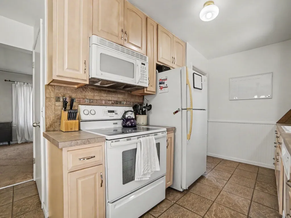 2434 Marcoux Avenue Muskegon Charter Township MI 49442