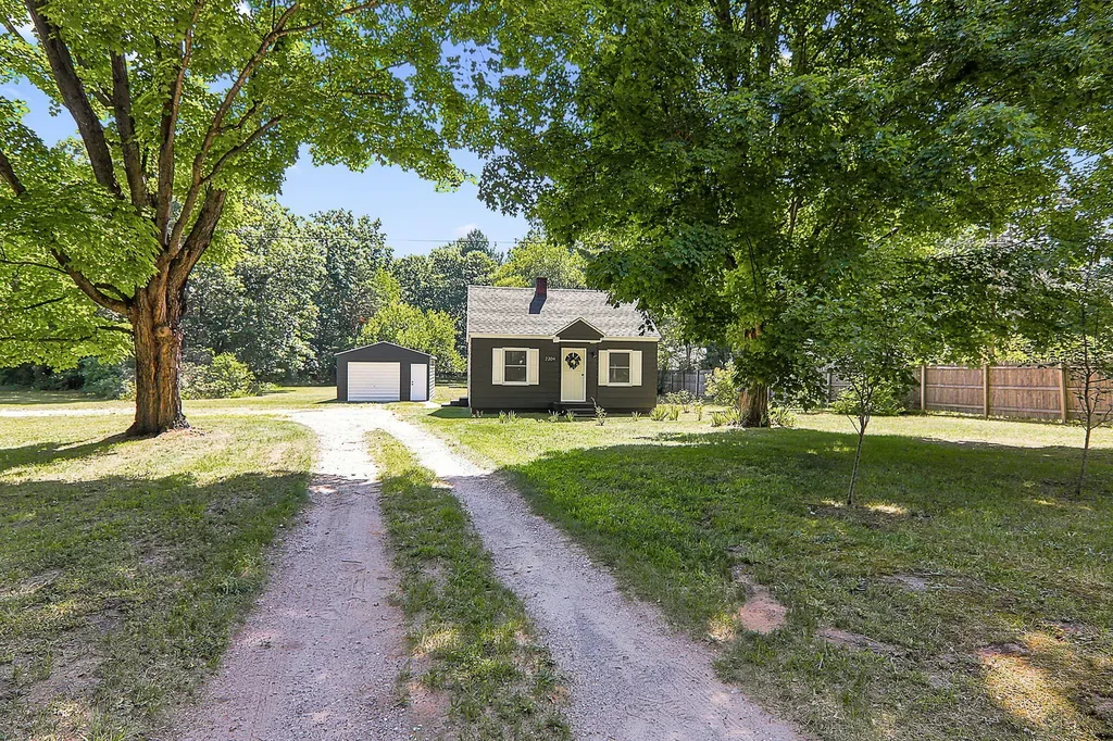 2304 Central Avenue Dalton Township MI 49445
