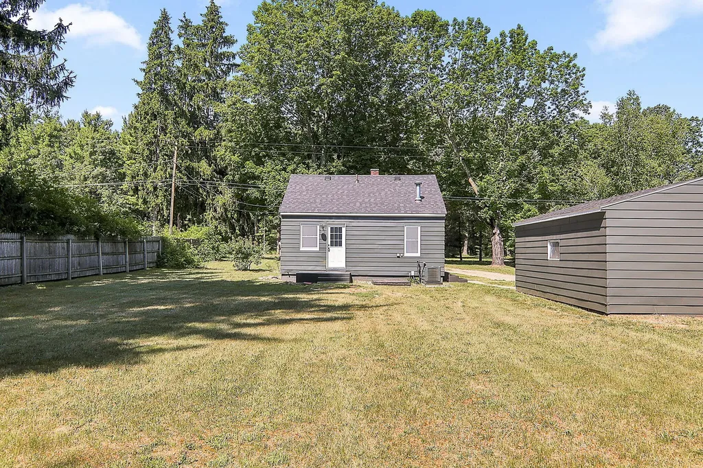 2304 Central Avenue Dalton Township MI 49445