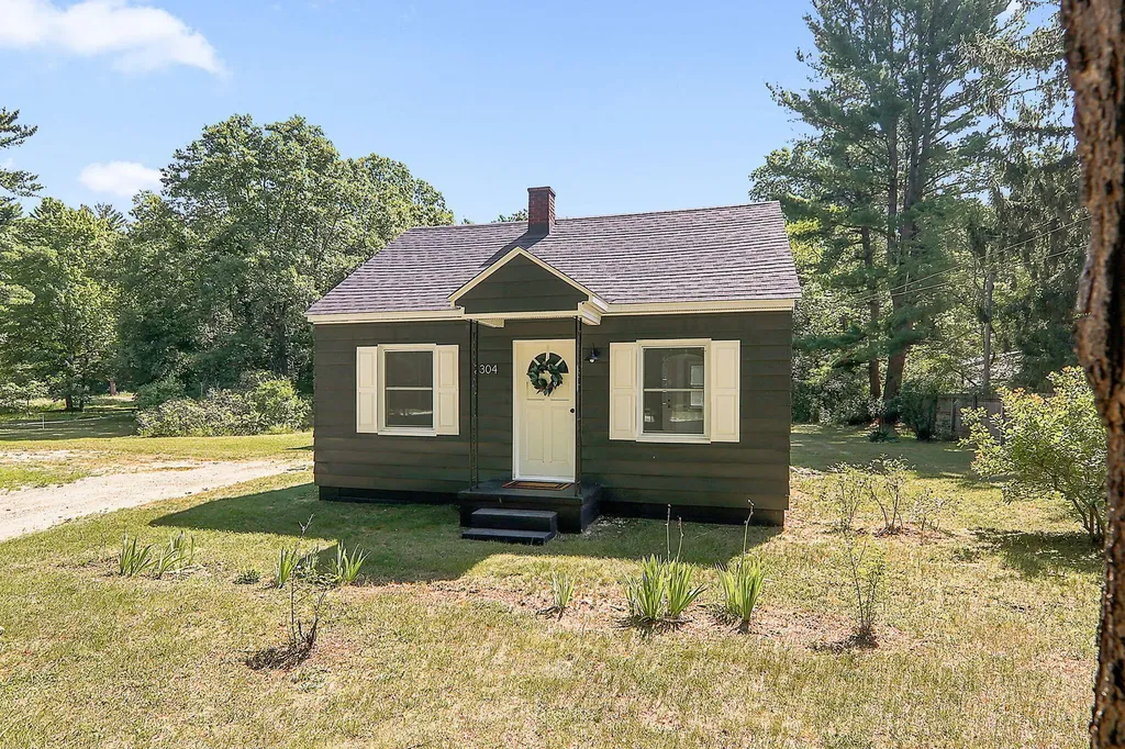 2304 Central Avenue Dalton Township MI 49445