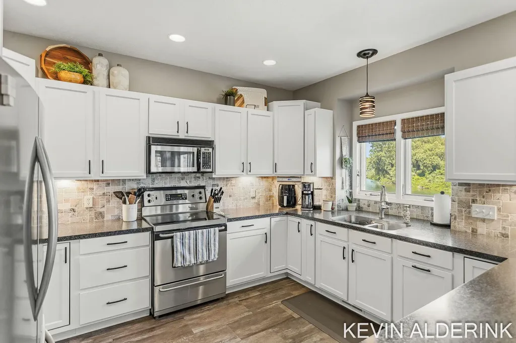 9325 Garden View Drive Zeeland Charter Township MI 49464