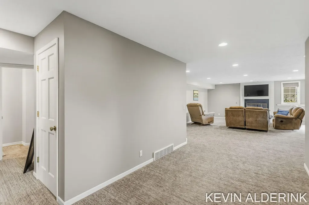 9325 Garden View Drive Zeeland Charter Township MI 49464