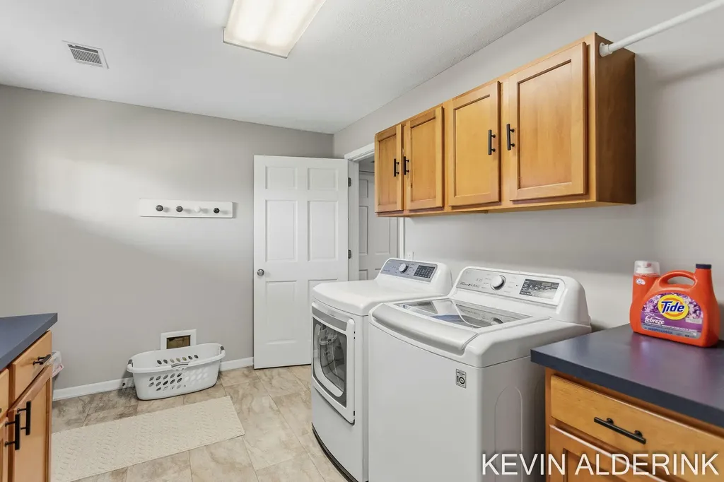 9325 Garden View Drive Zeeland Charter Township MI 49464