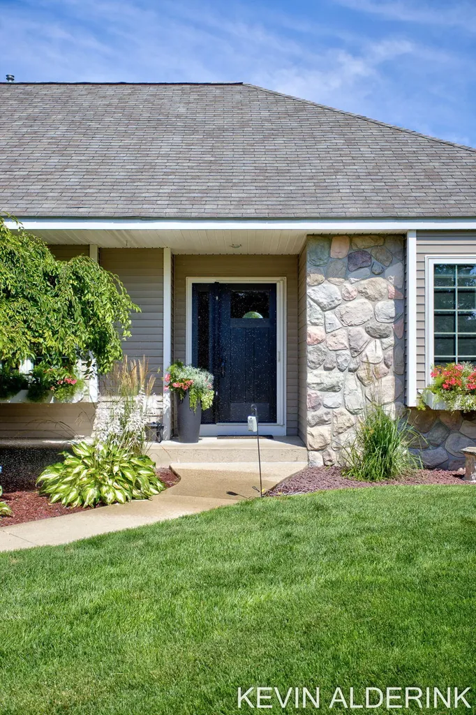9325 Garden View Drive Zeeland Charter Township MI 49464